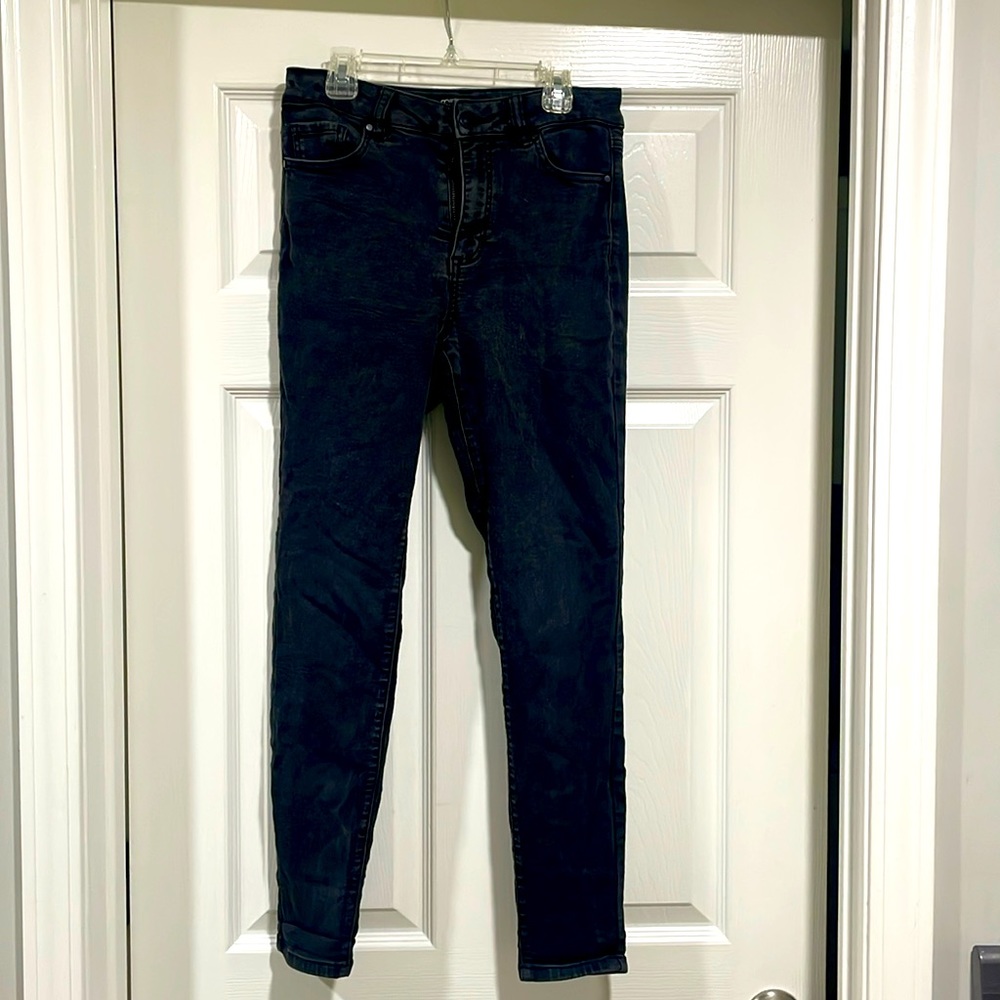 Miss poured in blue black skinny jeans size 6
